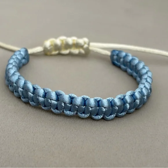 Blue and white braided bracelet - Picture 5 of 6
